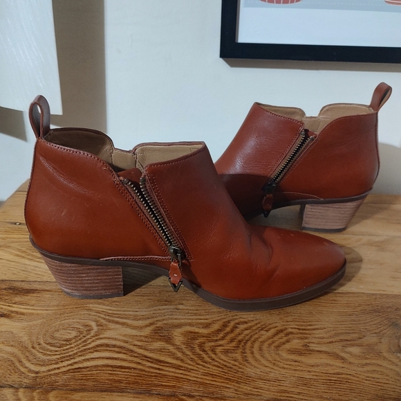 Vionic Leather Cecily Ankle Boots - Picture 10 of 15